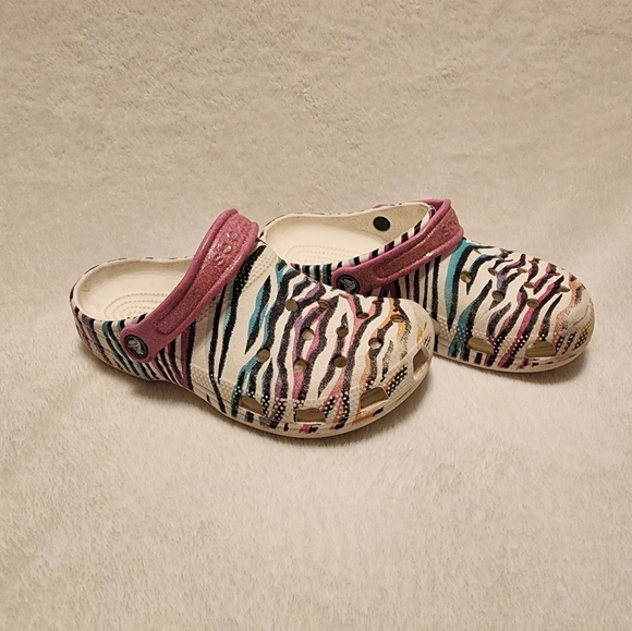 Crocs Pink/zebra Stripe Size 3 Bigkids - Picture 1 of 5